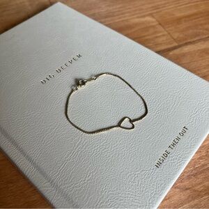 *2/$15* Vintage Emmons Gold bracelet with Heart Detail